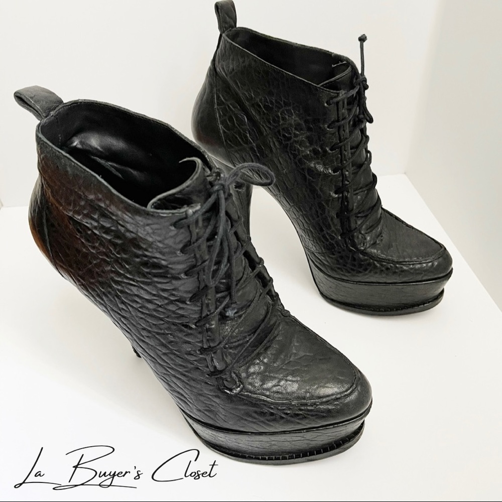 Elizabeth & James E-Moxy Black Leather Booties